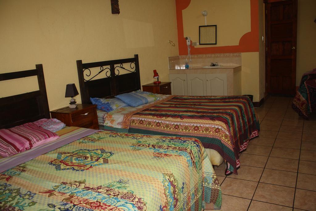 Hotel Kasa Kamelot Quetzaltenango Exterior photo