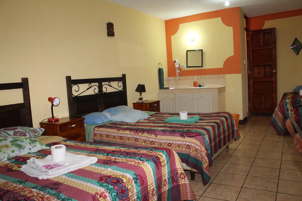 Hotel Kasa Kamelot Quetzaltenango Exterior photo