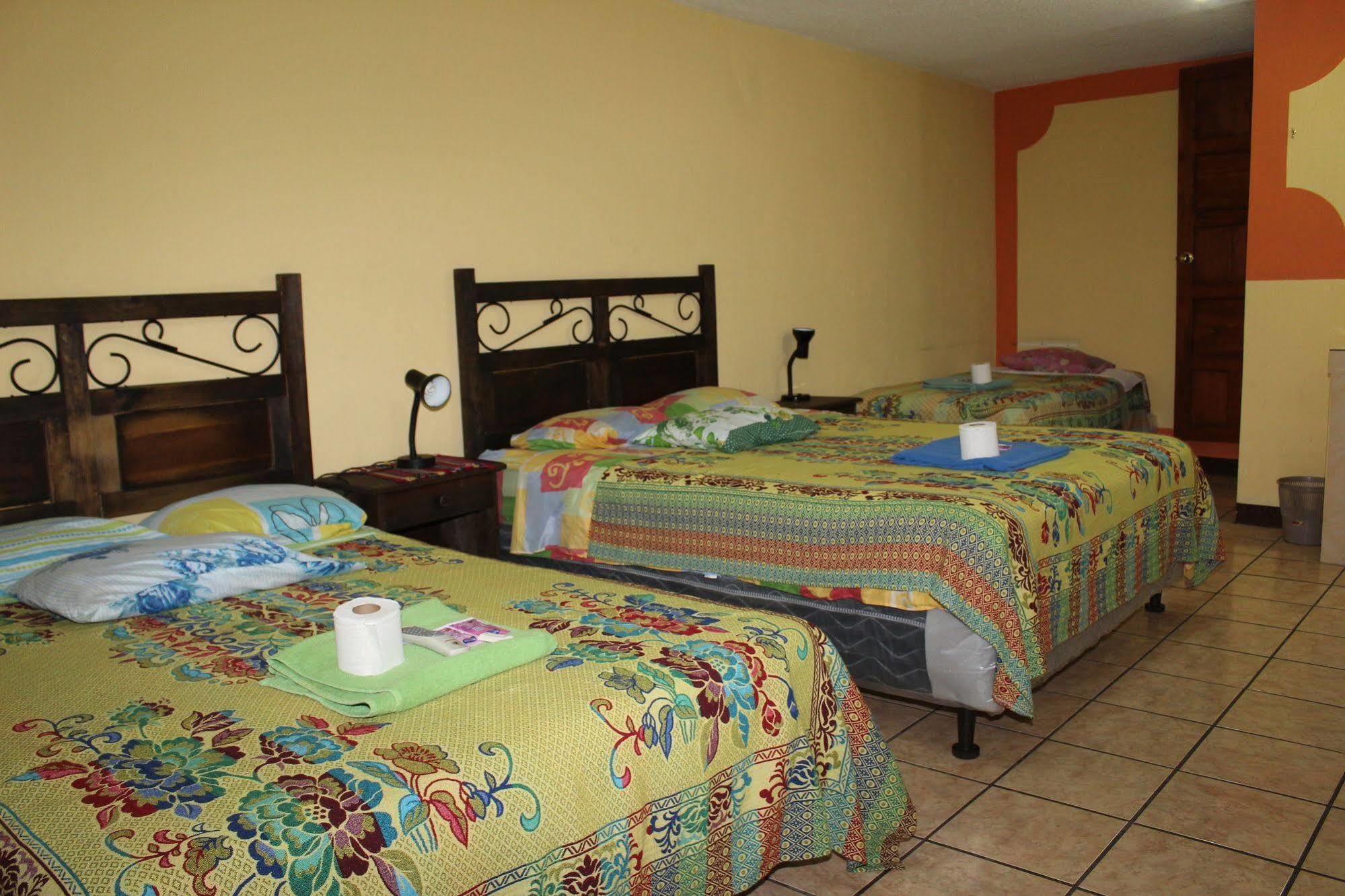 Hotel Kasa Kamelot Quetzaltenango Exterior photo