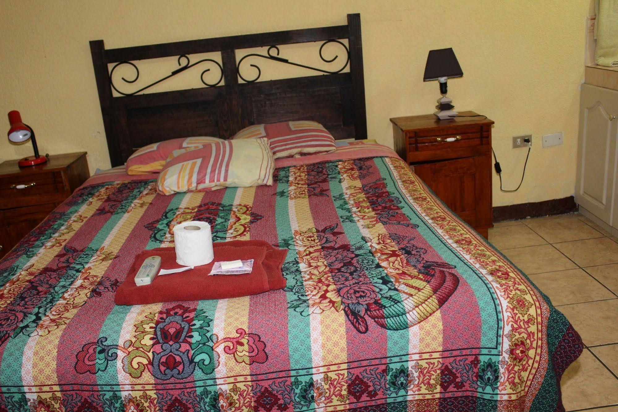 Hotel Kasa Kamelot Quetzaltenango Exterior photo