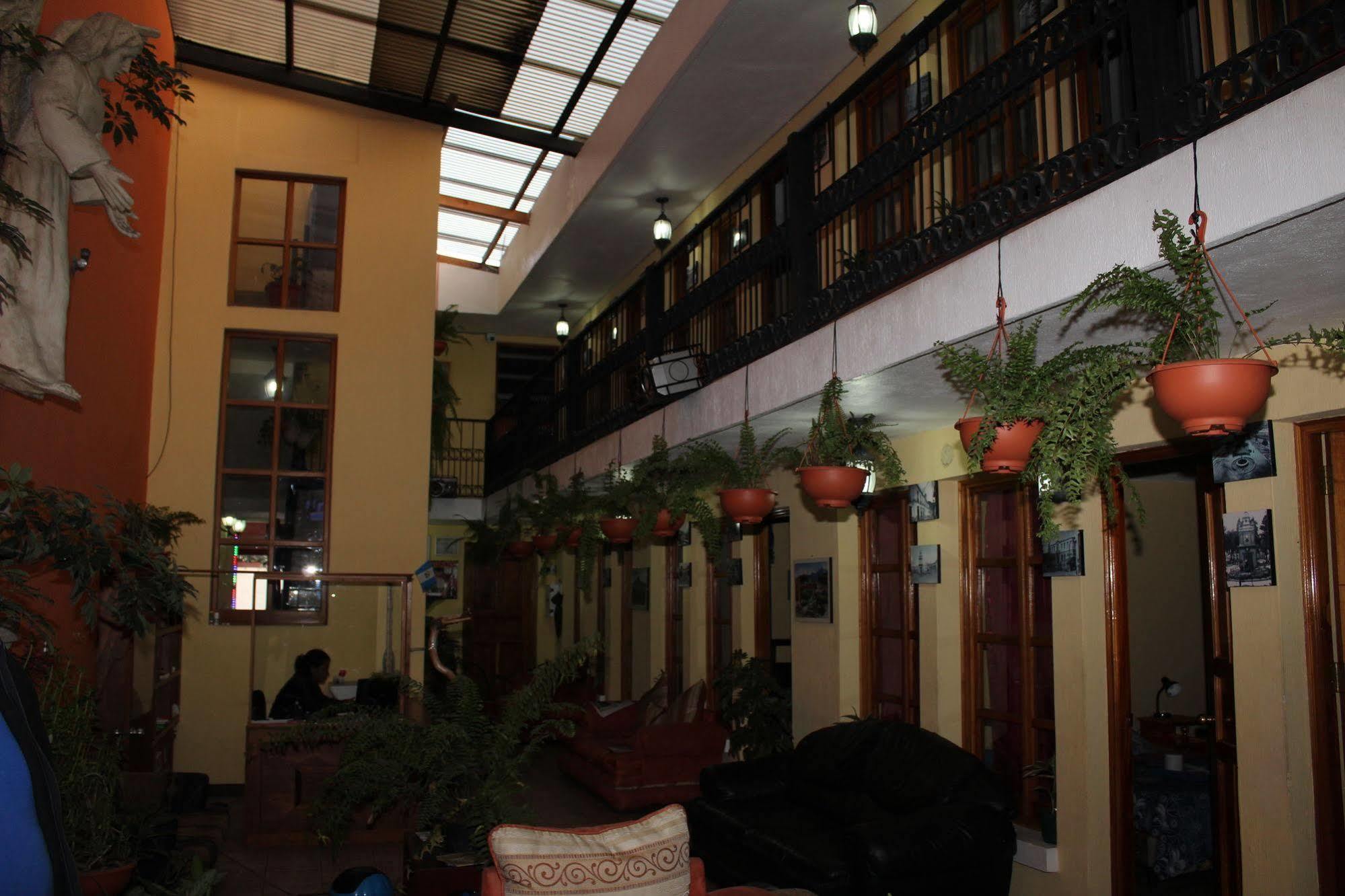 Hotel Kasa Kamelot Quetzaltenango Exterior photo